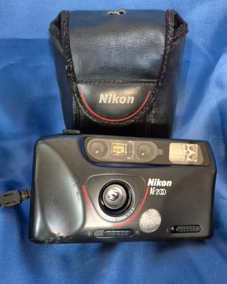 Nikon AF200, compatta pellicola, custodia in pelle