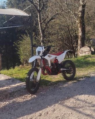 kit plastiche  beta bianche 125 2020 2022