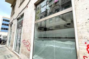 Locale 110 mq-4 vetrine-M. Stabile/R. Settimo/Ungh