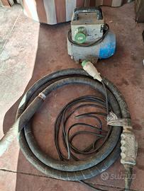 ATTREZZO PER VIBRAZIONE PER CEMENTO