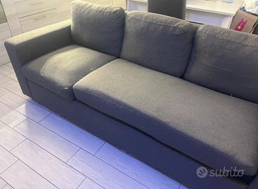 Divano 3 posti grigio scuro moderno – Ottime condi