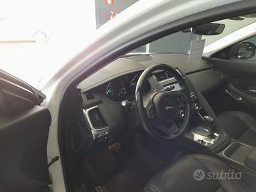 JAGUAR E-Pace (X540) E-Pace 2.0D 180 CV A...