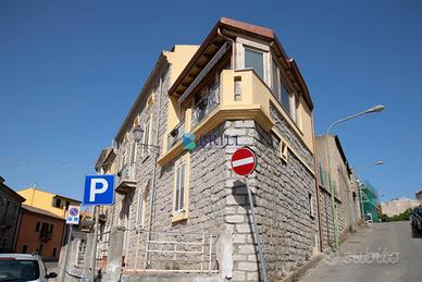 Appartamento più rustico in centro Luras