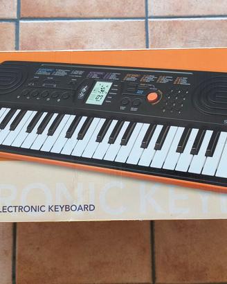 CASIO - SA-76 (Mini Tastiera Musicale)-ARANCIONE

