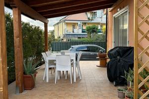 Appartamento indipendente a Davoli marina