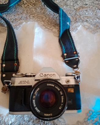 macchina fotografica  Canon AT-1