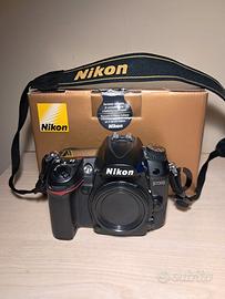 Nikon D7000 + Obiettivo AF-S Nikkor 18-105mm VR