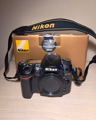 Nikon D7000 + Obiettivo AF-S Nikkor 18-105mm VR