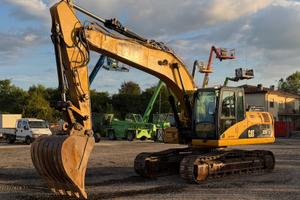 Cat 323D ln