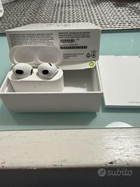 Airpods Terza generazione ricarica Wireless