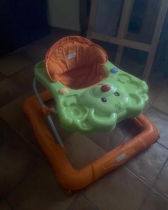 Centro attività / girello bambino con giochi e sed