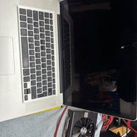 MacBook Pro 15,2" rotto