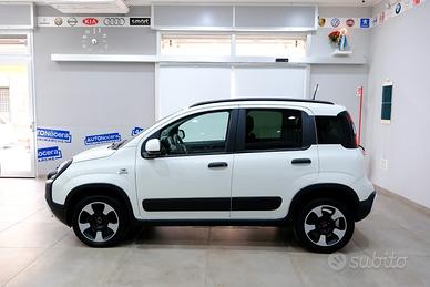 Fiat Panda Cross 1000 HYBRID 7 cv CARPLAY