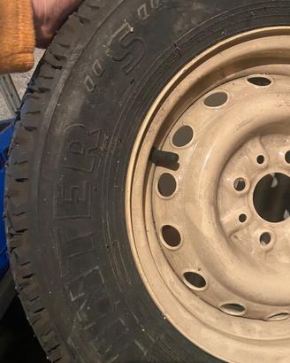 4 pneumatici invernali chiodati Pirelli 165 R13