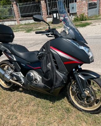 Honda integra 750 DCTsportS 2014 travel Acrapovic