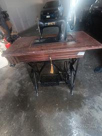 Macchina da cucire tedesca, prodotta intorno agli 