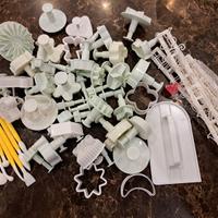 Stampini formine e strumenti per pasta di zucchero