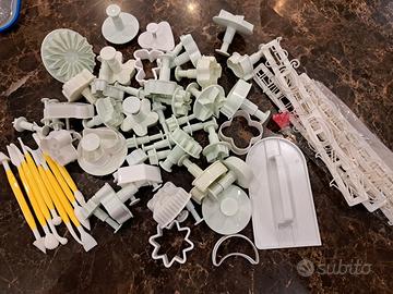 Stampini formine e strumenti per pasta di zucchero