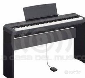 Piano Yamaha P150B. Tasti pesati. Pedale.