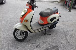Scooter Linhai Eggy 125 aziendale