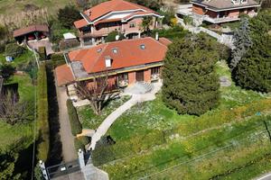 VILLA SINGOLA A MONCALIERI