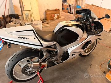 Moto gsx r750