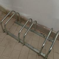 Rastrelliera portabici biciclette