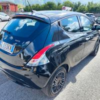 Lancia Ypsilon 1.0 FireFly 5 porte S&S Hybrid Silv