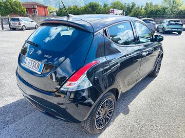 Lancia Ypsilon 1.0 FireFly 5 porte S&S Hybrid Silv