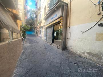 Locale ad.Riviera di Chiaia