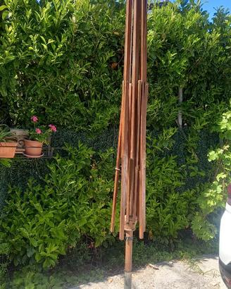 Piantana in cemento e base in legno