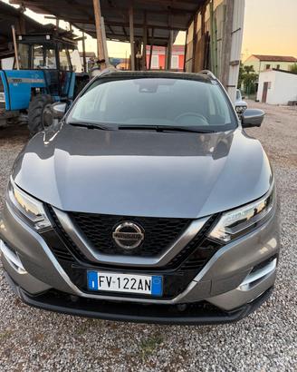 Privato vende auto Nissan Qashqai  