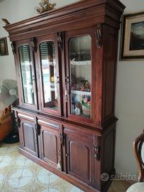 credenza piattaia con ante 