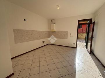 3 LOCALI A CASTELBELFORTE