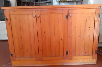 Armadio in legno