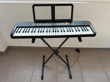 Tastiera Yamaha con supporto