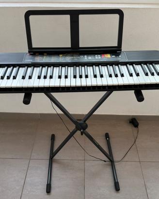 Tastiera Yamaha con supporto