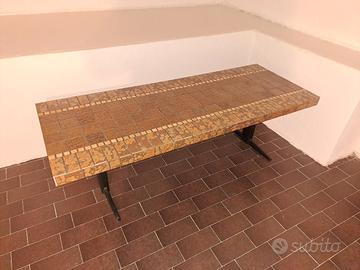 Tavolino da salotto piastrellato 