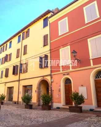 AMPIO MONOLOCALE IN CENTRO!