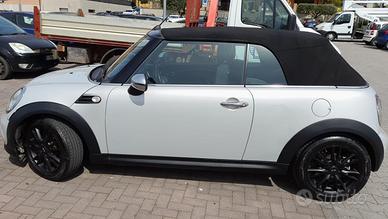 Auto mini cooper cabrio 2011