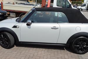 Auto mini cooper cabrio 2011