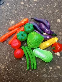 Frutta e verdura giocattolo 
