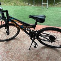 Bicicletta mountain bike 