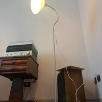 Elegante piantana moderna, illuminazione max 60W