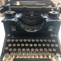 Macchina da scrivere Olivetti M40