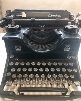 Macchina da scrivere Olivetti M40