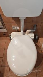 WC in ceramica con cassetta  di scarico esterna