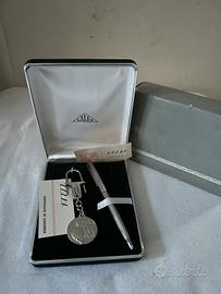 Set portachiavi sport e penne vintage