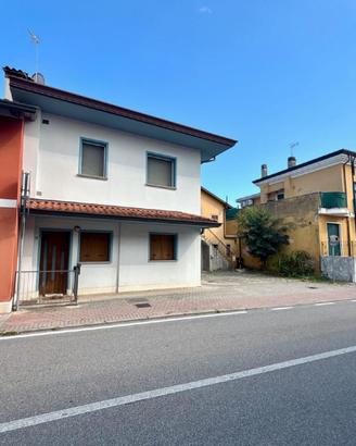 VALLENONCELLO: indipendenza e comfort in bifami...