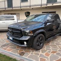 Dodge RAM 1500 HEMI 5.7 V8